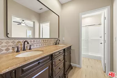 21789 Propello Dr, Santa Clarita, CA 91350 - Photo 20