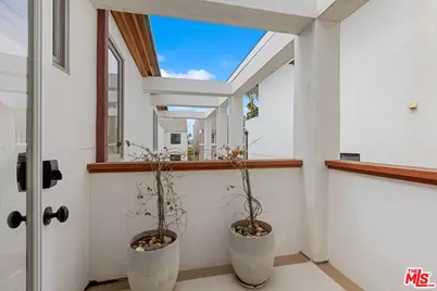 128 Roma Ct, Marina del Rey, CA 90292 - Photo 26