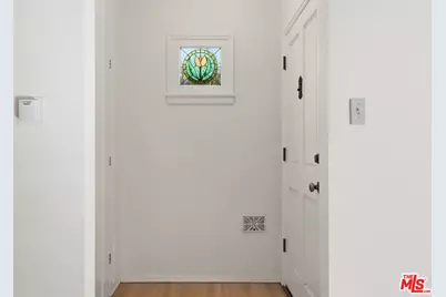 1019 Pine St, Santa Monica, CA 90405 - Photo 6