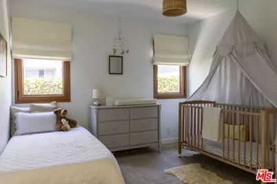 655 Angelus Pl, Venice, CA 90291 - Photo 16