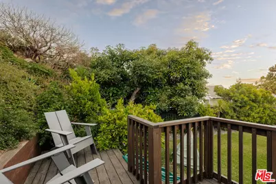 4111 Mantova Dr, Los Angeles, CA 90008 - Photo 14