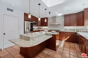 11940 Westminster Ave, Los Angeles, CA 90066 - Photo 16
