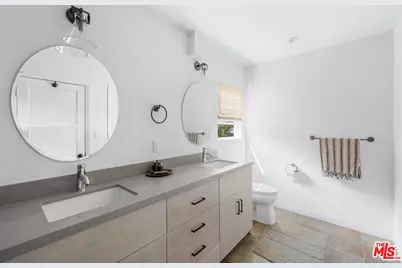 11940 Westminster Ave, Los Angeles, CA 90066 - Photo 32