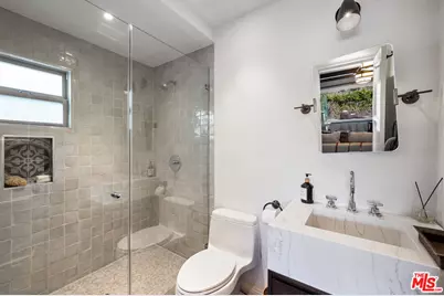 11940 Westminster Ave, Los Angeles, CA 90066 - Photo 40