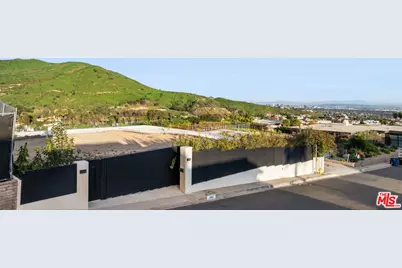 1260 Lachman Ln, Pacific Palisades, CA 90272 - Photo 6