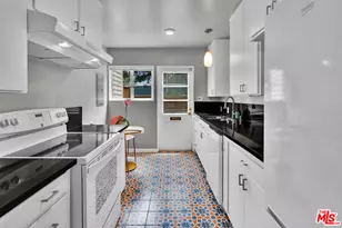5226 Village Green, Los Angeles, CA 90016 - Photo 12