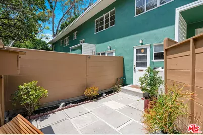 5226 Village Green, Los Angeles, CA 90016 - Photo 32