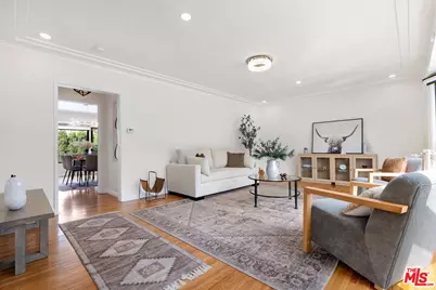 5853 S La Brea Ave, Los Angeles, CA 90056 - Photo 4