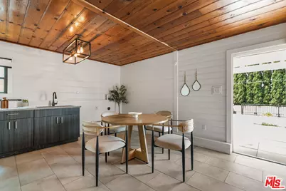 5853 S La Brea Ave, Los Angeles, CA 90056 - Photo 16
