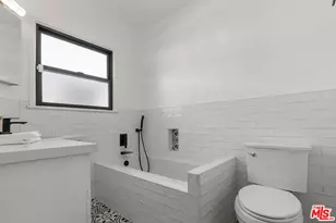 5853 S La Brea Ave, Los Angeles, CA 90056 - Photo 12