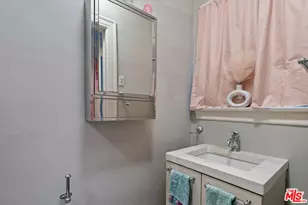 139 S Orange Dr, Los Angeles, CA 90036 - Photo 12