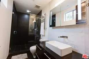 12148 Travis St, Los Angeles, CA 90049 - Photo 18
