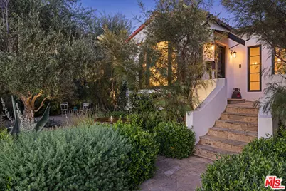 2168 Princeton Ave, Los Angeles, CA 90026 - Photo 2