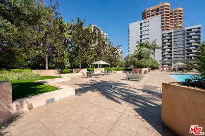 10490 Wilshire Blvd #1402, Los Angeles, CA 90024 - Photo 34