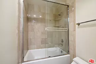 10490 Wilshire Blvd, Los Angeles, CA 90024 - Photo 22