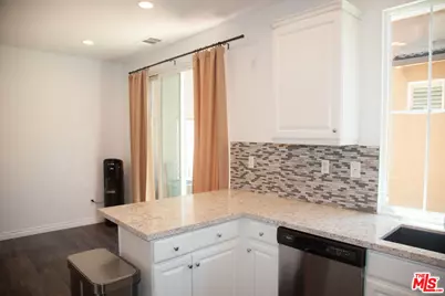 9135 S Cullen Way, Inglewood, CA 90305 - Photo 8