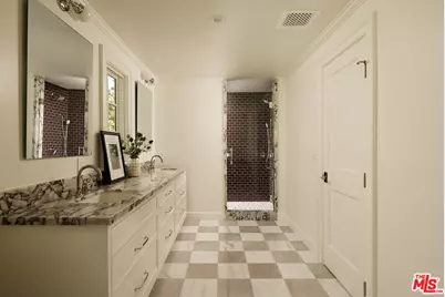 31 Oakmont Dr, Los Angeles, CA 90049 - Photo 28