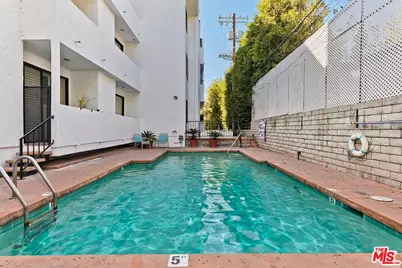 10475 Eastborne Ave #107, Los Angeles, CA 90024 - Photo 18