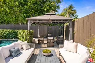 2402 Hollyridge Dr, Los Angeles, CA 90068 - Photo 18