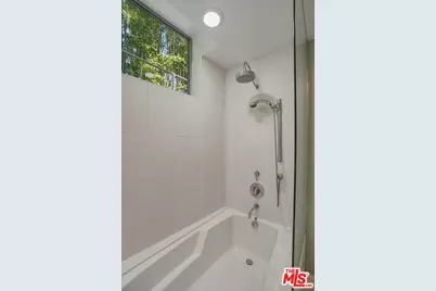 825 N Kings Rd #1, West Hollywood, CA 90069 - Photo 22