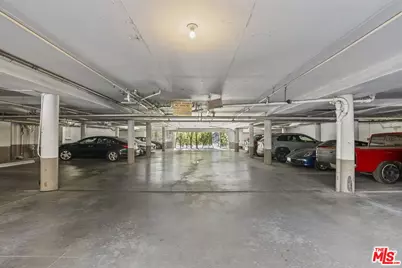 6752 Hillpark Dr #202, Los Angeles, CA 90068 - Photo 40