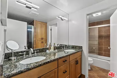 6752 Hillpark Dr #202, Los Angeles, CA 90068 - Photo 32