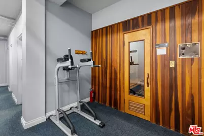 6752 Hillpark Dr #202, Los Angeles, CA 90068 - Photo 14