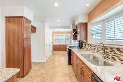 4827 8th Ave, Los Angeles, CA 90043 - Photo 14