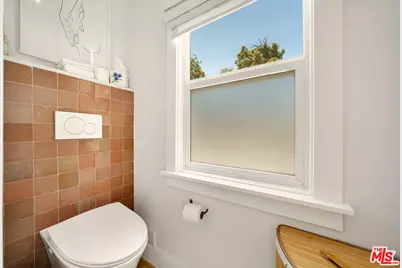 7030 De Longpre Ave, Los Angeles, CA 90028 - Photo 38