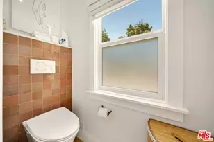 7030 De Longpre Ave, Los Angeles, CA 90028 - Photo 38