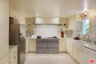 3627 Cody Rd, Sherman Oaks, CA 91403 - Photo 14