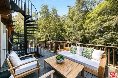 681 Brooktree Rd, Santa Monica, CA 90402 - Photo 20