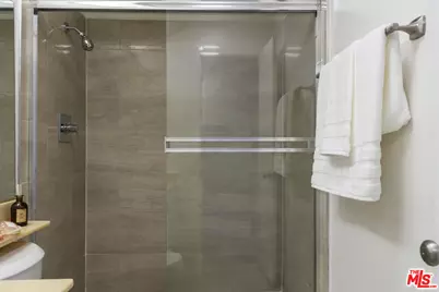 21500 Califa St #100, Woodland Hills, CA 91367 - Photo 28