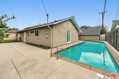 12041 Weatherby Rd, Los Alamitos, CA 90720 - Photo 32