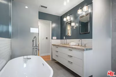 3558 S Muirfield Rd, Los Angeles, CA 90016 - Photo 18