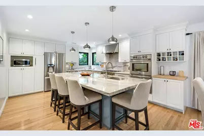3558 S Muirfield Rd, Los Angeles, CA 90016 - Photo 14
