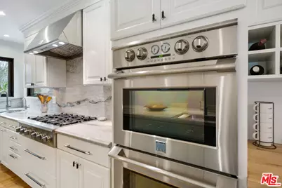 3558 S Muirfield Rd, Los Angeles, CA 90016 - Photo 8