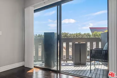832 Palm Ave #105, West Hollywood, CA 90069 - Photo 6