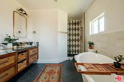 7510 S Harvard Blvd, Los Angeles, CA 90047 - Photo 36