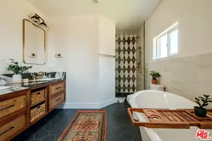 7510 S Harvard Blvd, Los Angeles, CA 90047 - Photo 36