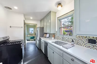 249 Ruth Ave, Venice, CA 90291 - Photo 8