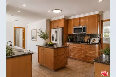 22780 Macfarlane Dr, Woodland Hills, CA 91364 - Photo 10