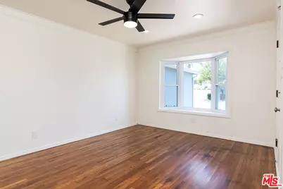 5002 W 135th St, Hawthorne, CA 90250 - Photo 6