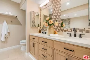 575 S Barrington Ave, Los Angeles, CA 90049 - Photo 16
