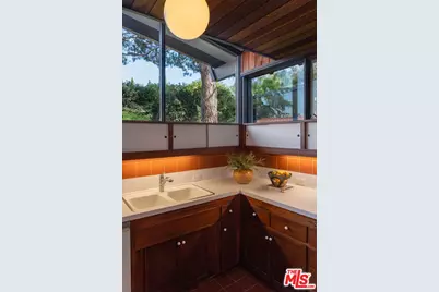 2437 Via Sonoma, Palos Verdes Estates, CA 90274 - Photo 10