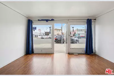 10025 S Western Ave, Los Angeles, CA 90047 - Photo 18