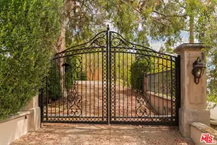 2600 Bowmont Dr, Beverly Hills, CA 90210 - Photo 1