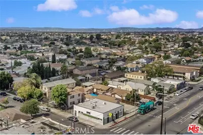 8129 S San Pedro St, Los Angeles, CA 90003 - Photo 2