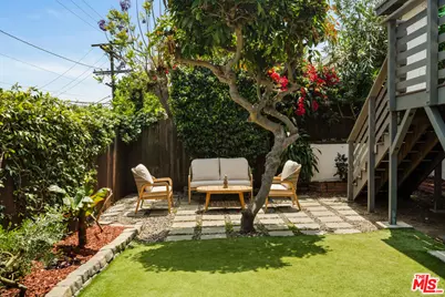 7406 Earldom Ave, Playa del Rey, CA 90293 - Photo 58