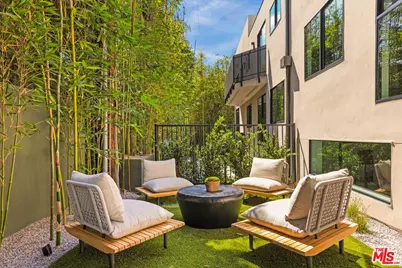 924 West Knoll Dr, West Hollywood, CA 90069 - Photo 22